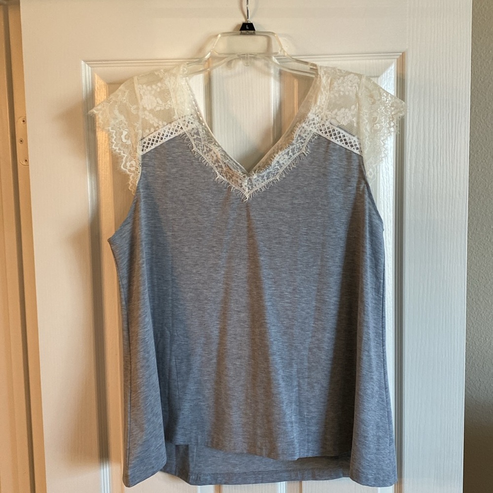 NWOT Tank with lace